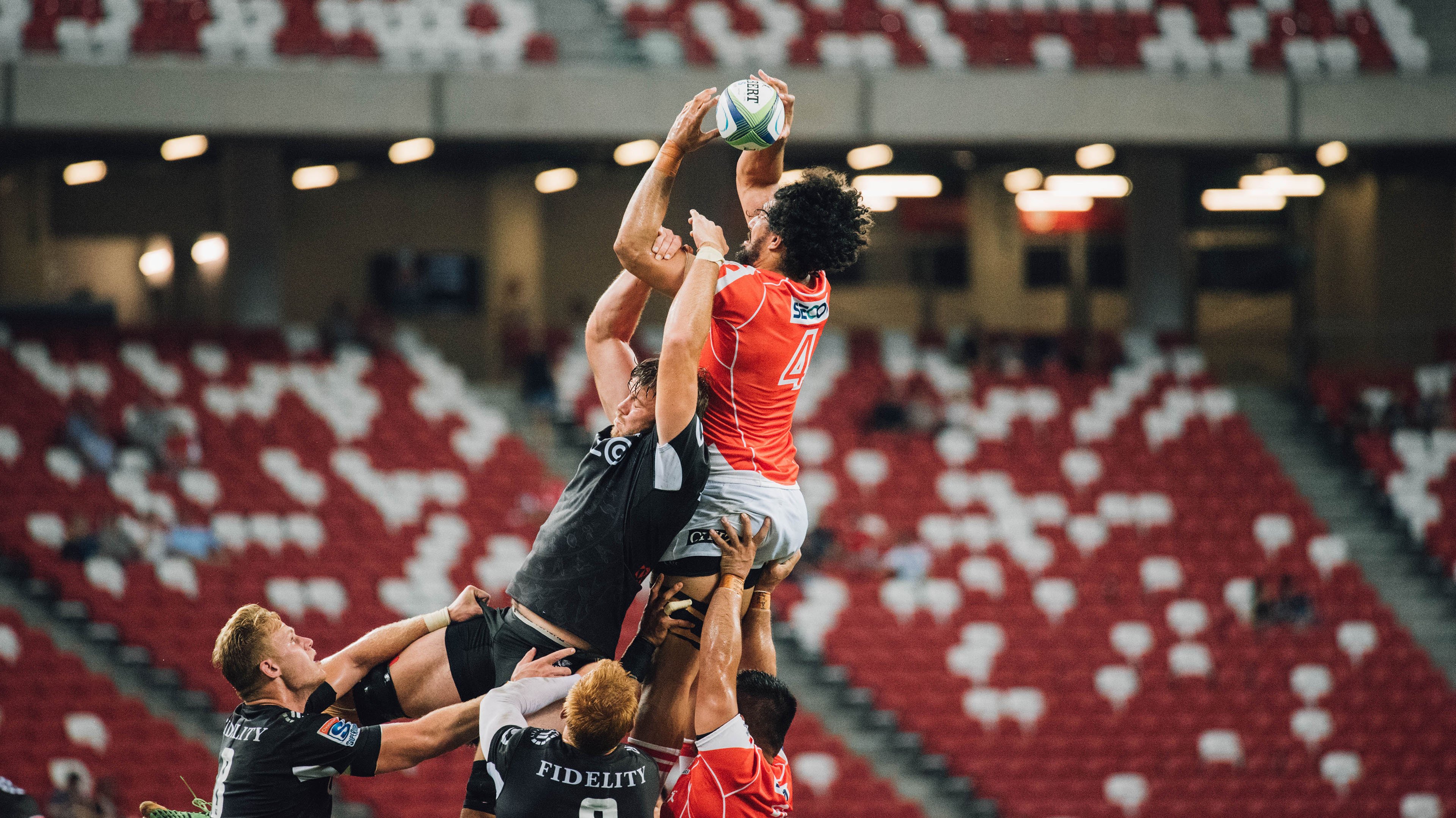 许昕惊艳四座，英格兰队完胜日本队—乒乓球赛场上的意外与必然